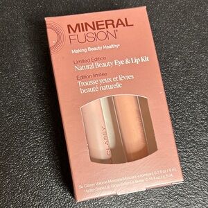Mineral Fusion Natural Beauty Eye & Lip Kit - So Classy Mascara Lip Gloss Set